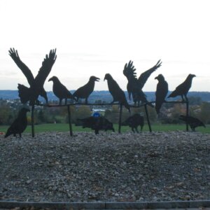 Raben-Kunstwerk Kreisel