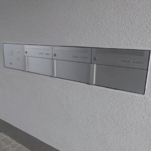 3er Briefkasten in Hauswand