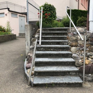 Touchierter CNS-Treppenhandlauf