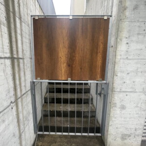 Türe mit Übersteigschutz