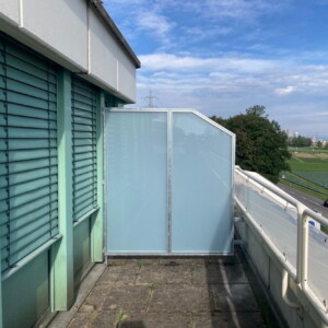 Neue Attika Terrassen-Trennwand