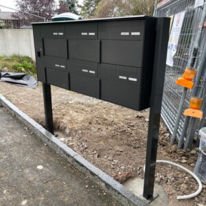 Neue Briefkasten-Anlage
