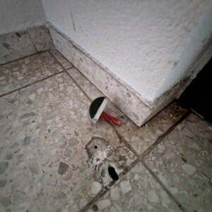 Defekter Türstopper