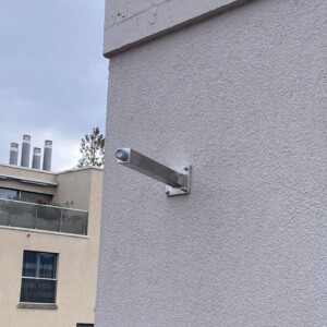 Neuen Anschlagpuffer für Türe im Dachgeschoss